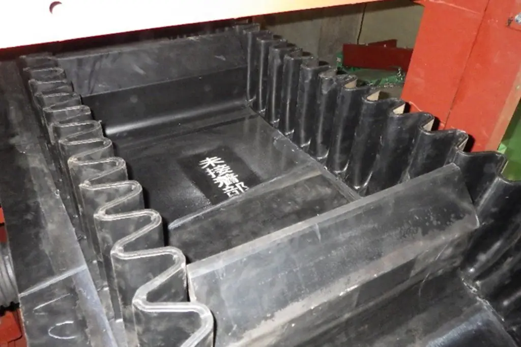 コルゲートサイドコンベヤ